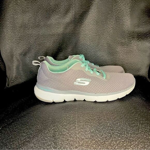 Skechers Women’s Gray and Green Sneakers with Mesh Upper - Picture 2 of 6
